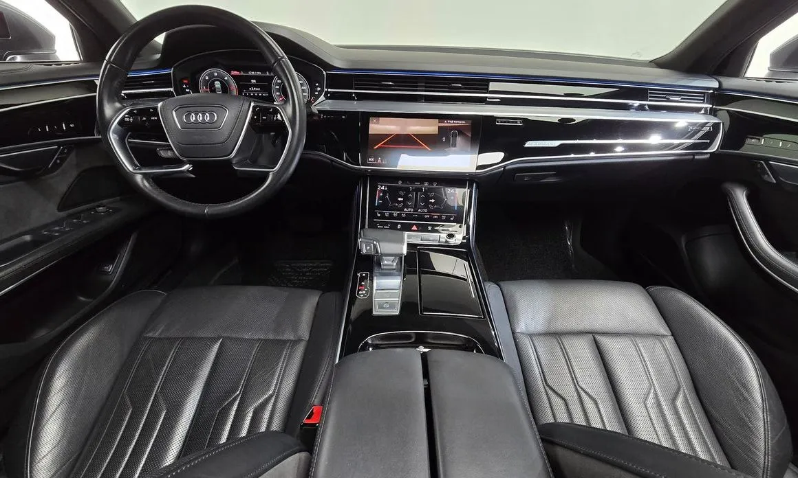 Audi A8 — фото 8