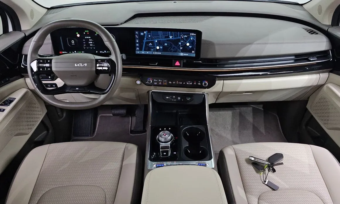Kia Carnival — фото 9