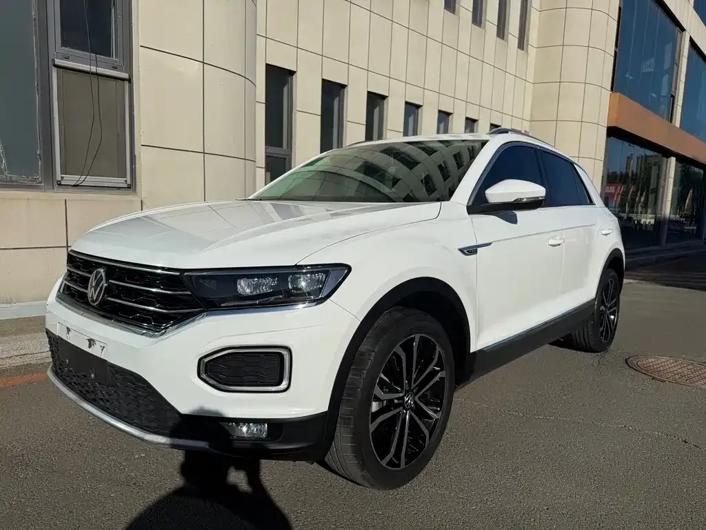 Volkswagen T-Roc — фото 1