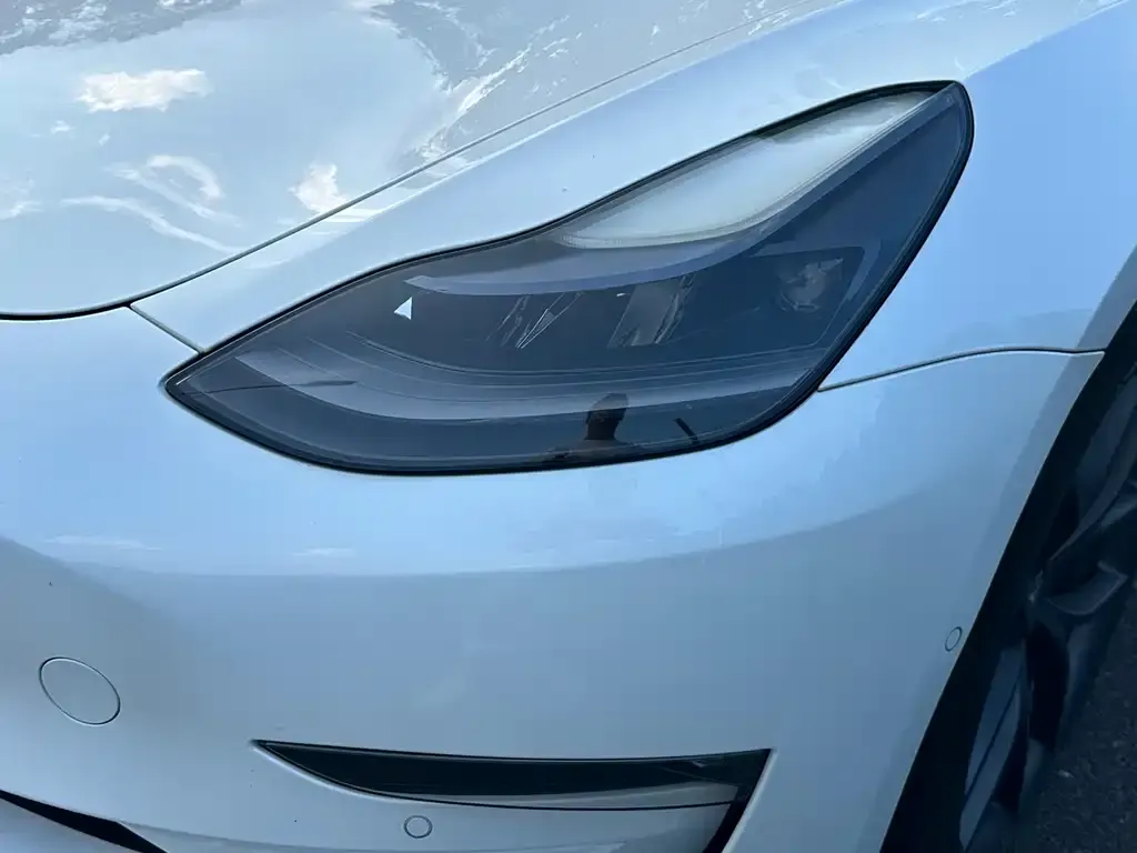 Tesla Model 3 — фото 5