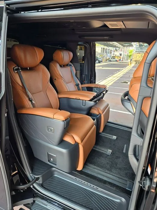 Toyota Alphard — фото 2