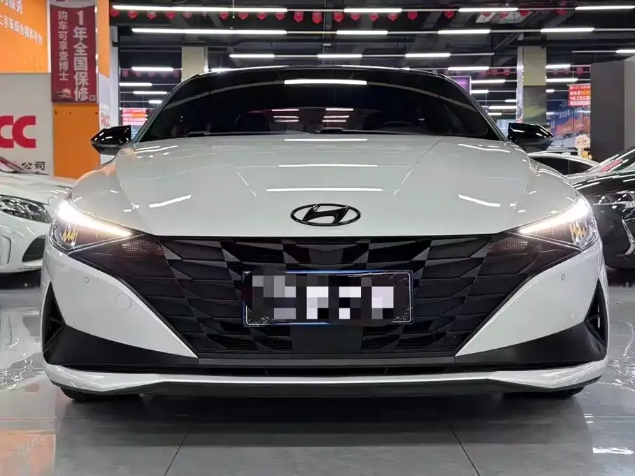 Hyundai Elantra — фото 10