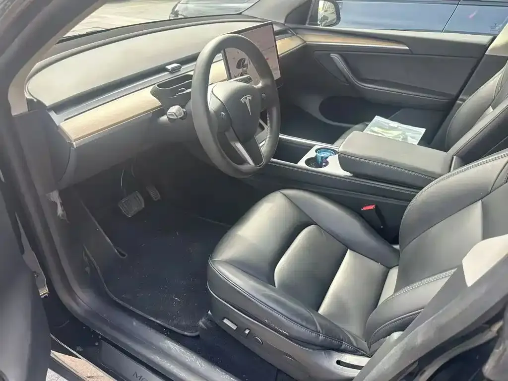Tesla Model Y — фото 3