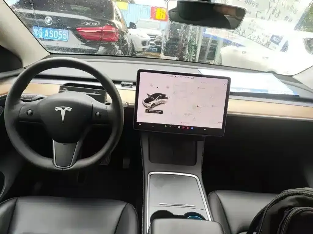 Tesla Model Y — фото 4