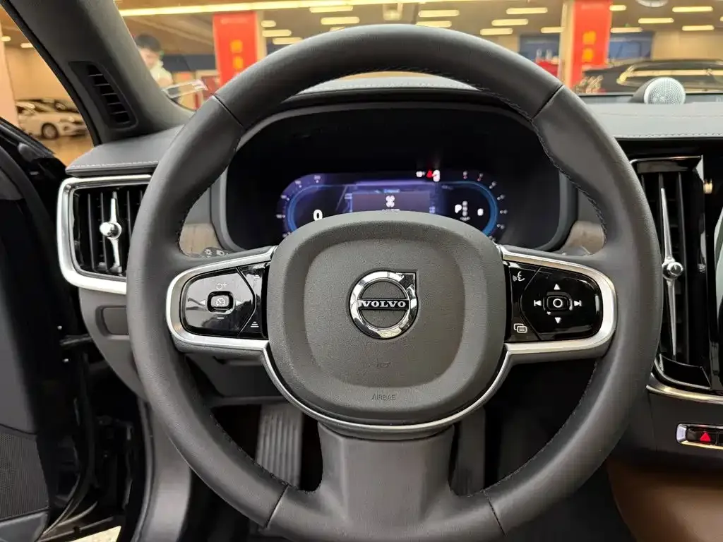 Volvo S90 — фото 2