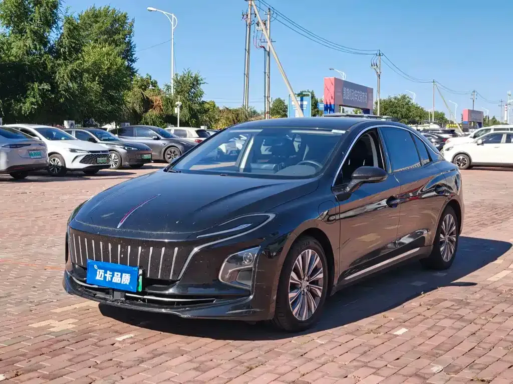 Hongqi E-QM5 — фото 1