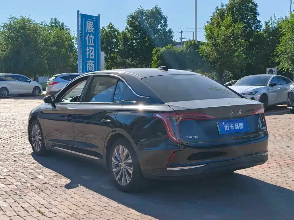 Hongqi E-QM5 — фото 5