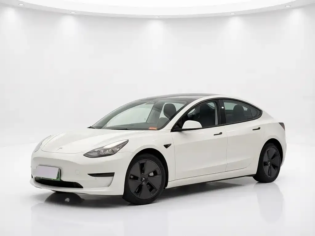 Tesla Model 3 — фото 1