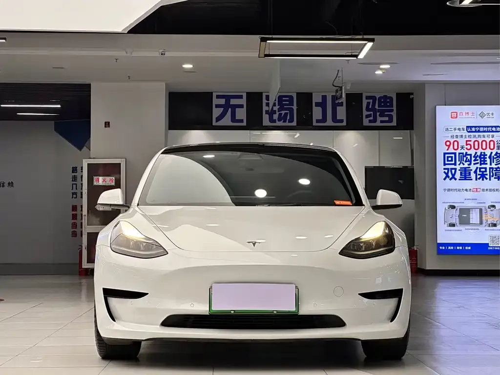Tesla Model 3 — фото 9
