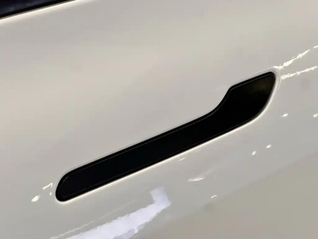 Tesla Model 3 — фото 2