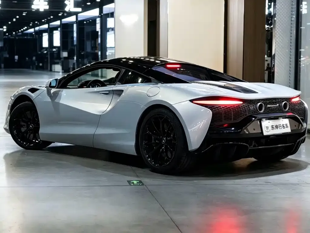 McLaren Artura — фото 6