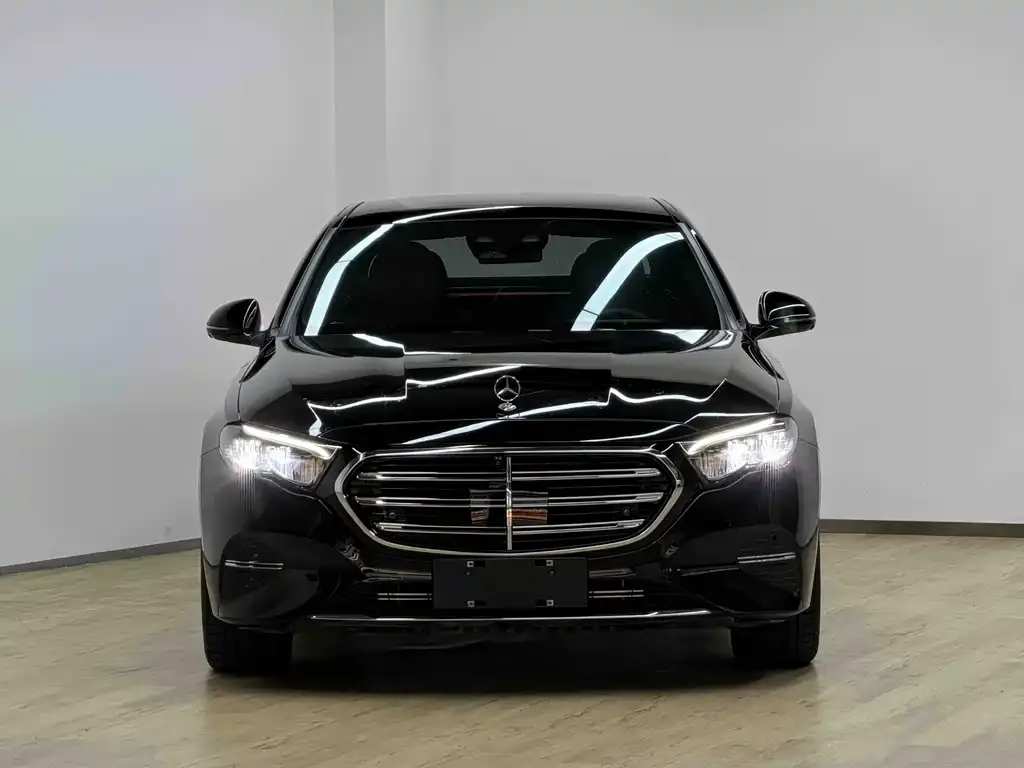Mercedes-Benz E-Class — фото 10