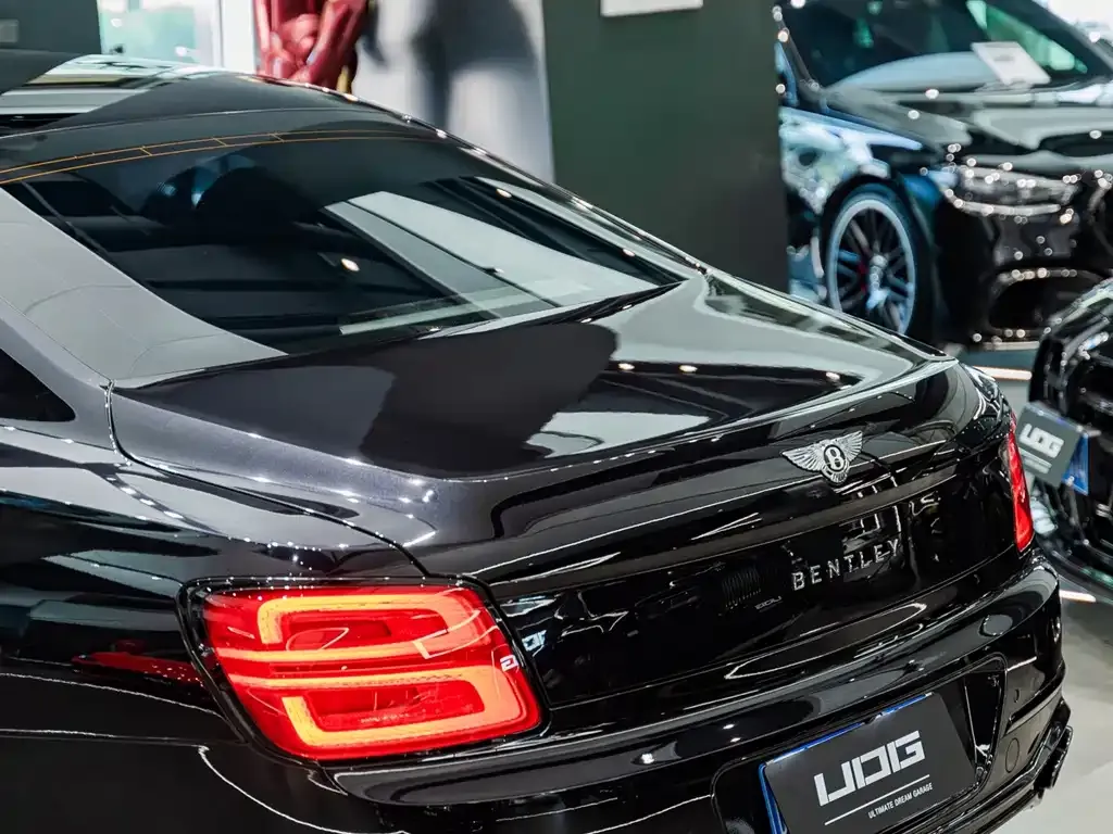 Bentley Flying Spur — фото 5