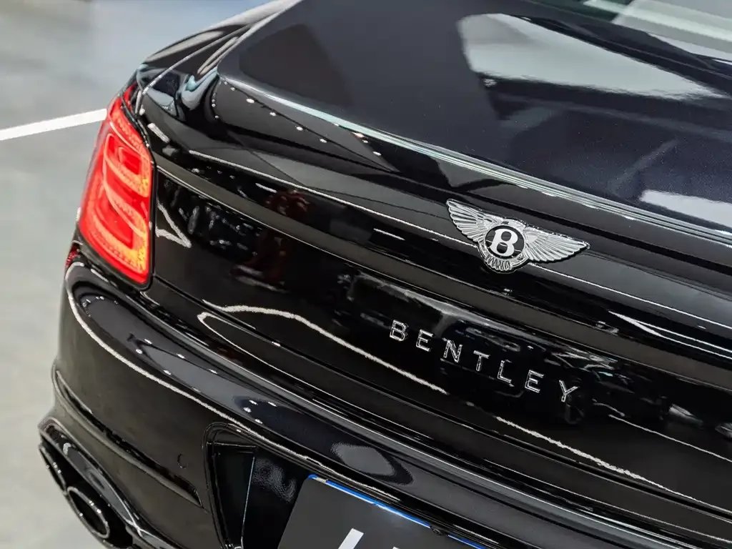 Bentley Flying Spur — фото 2