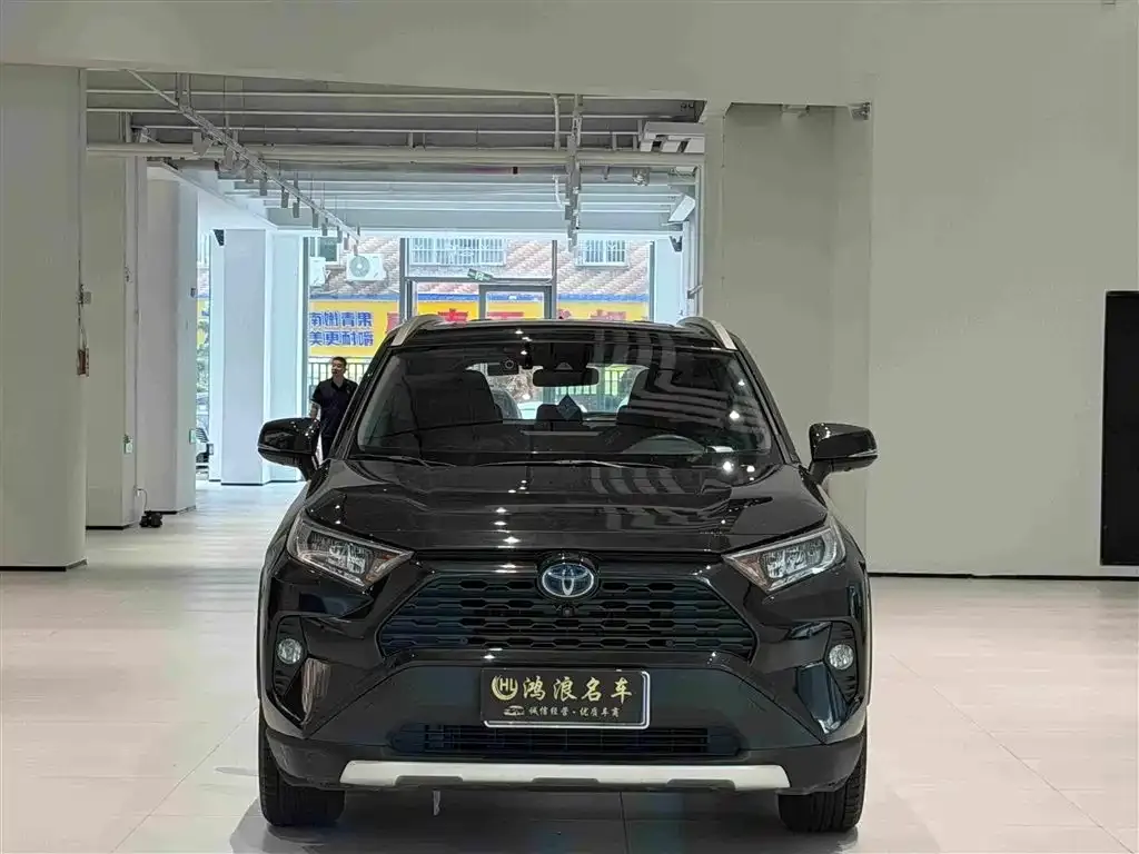 Toyota RAV4 — фото 10