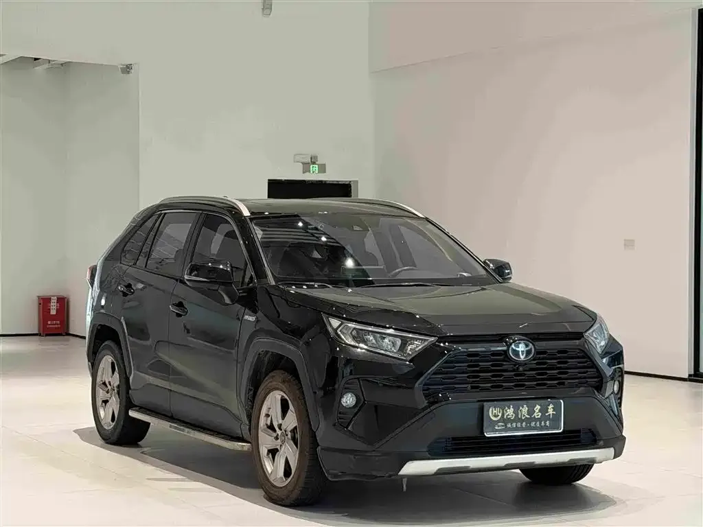 Toyota RAV4 — фото 3