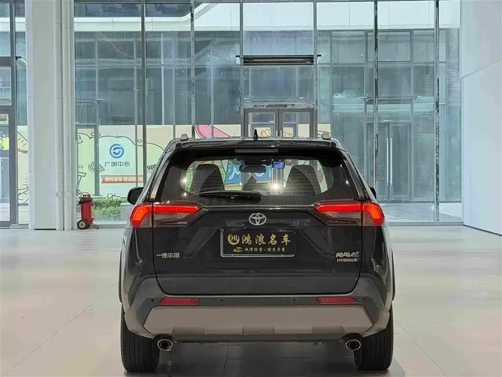 Toyota RAV4 — фото 2