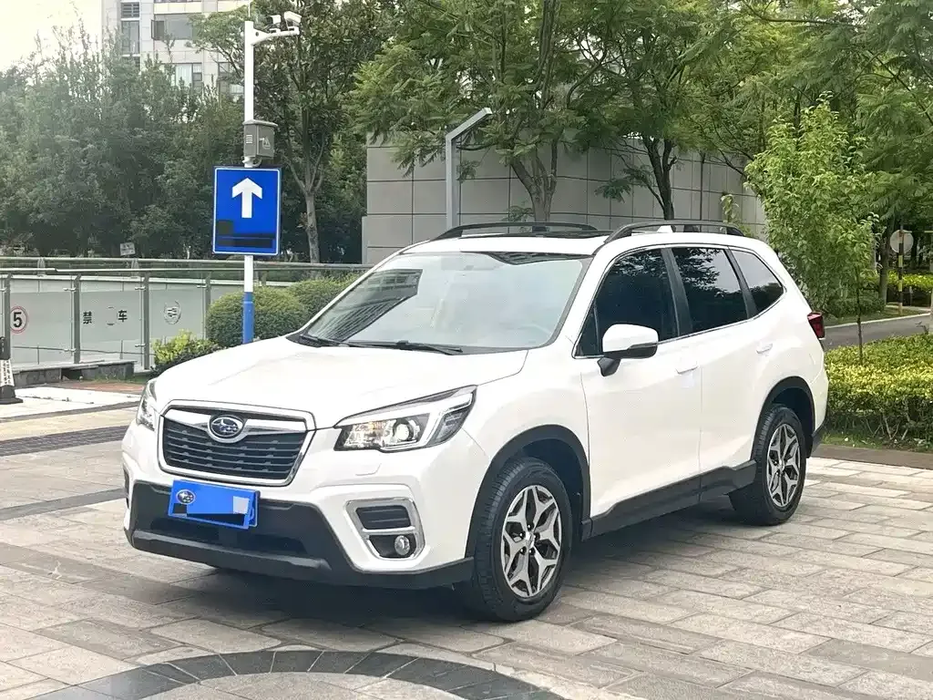 Subaru Forester — фото 1