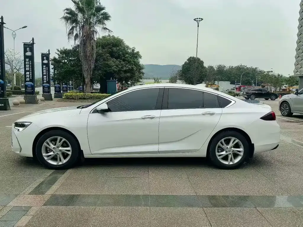 Buick Regal — фото 10