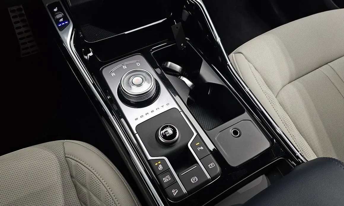 Kia Sorento — фото 10