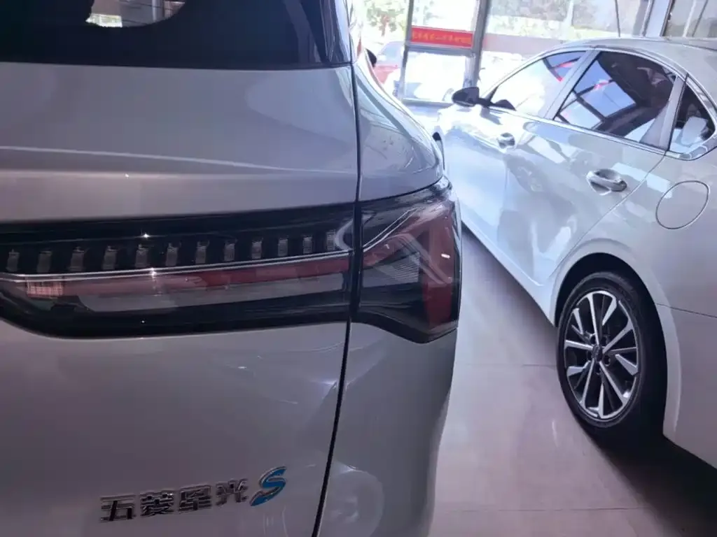 Wuling Xingguang S — фото 7