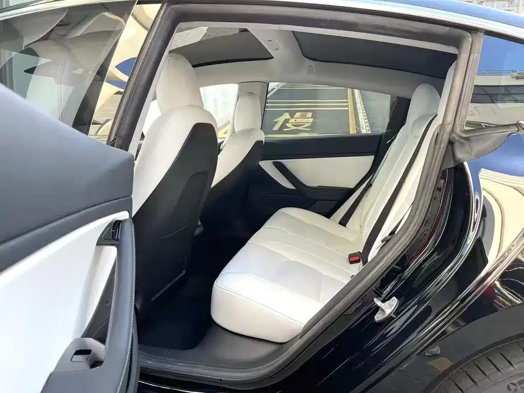 Tesla Model 3 — фото 2