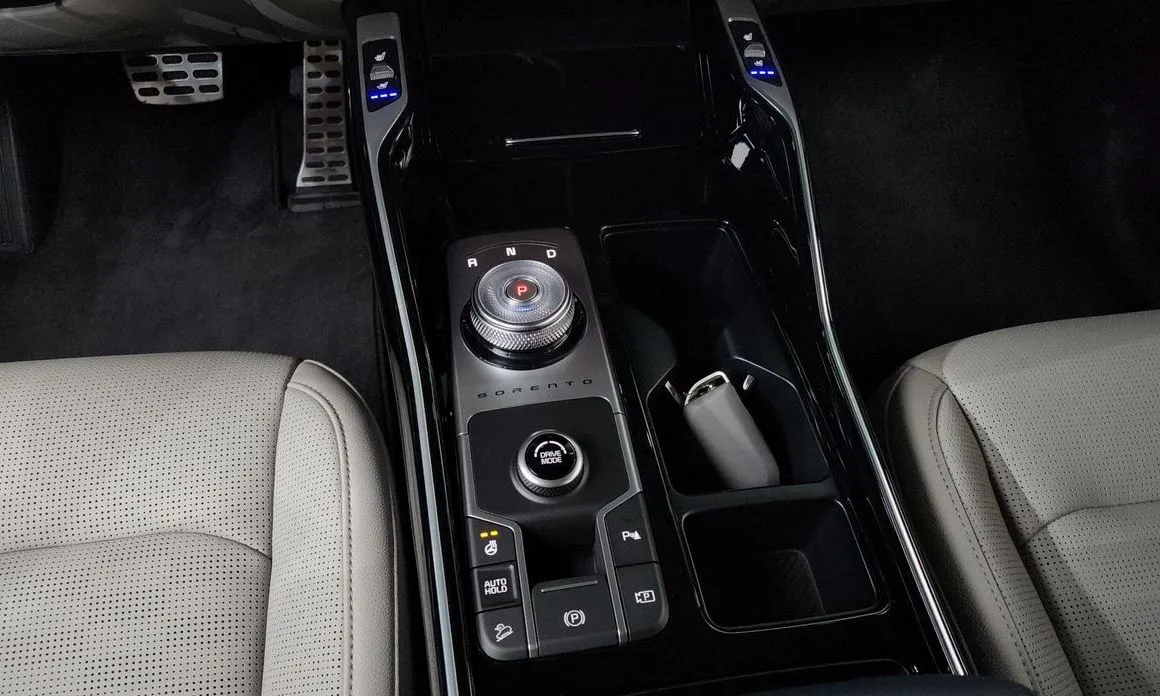 Kia Sorento — фото 7