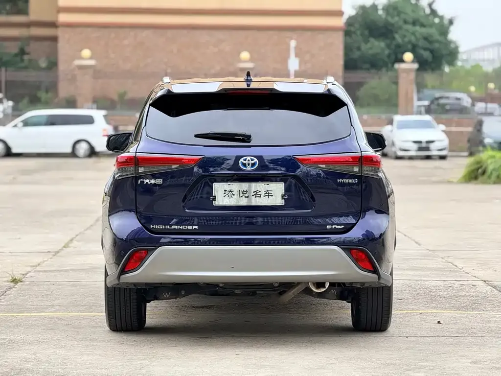 Toyota Highlander — фото 2
