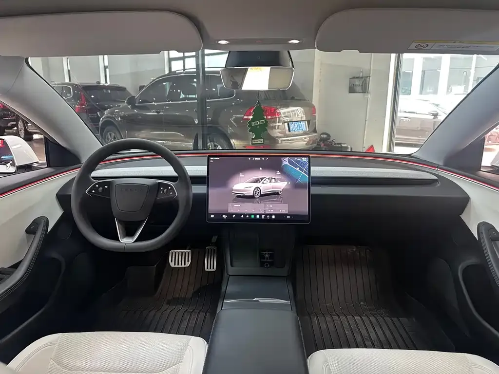 Tesla Model 3 — фото 7