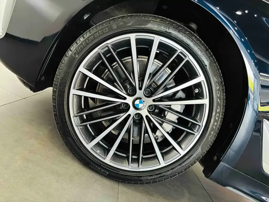 BMW 5 Series — фото 10