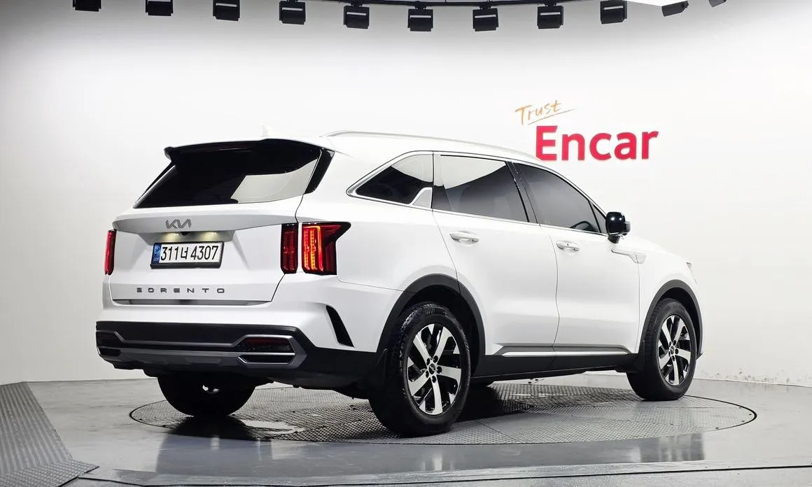 Kia Sorento — фото 10