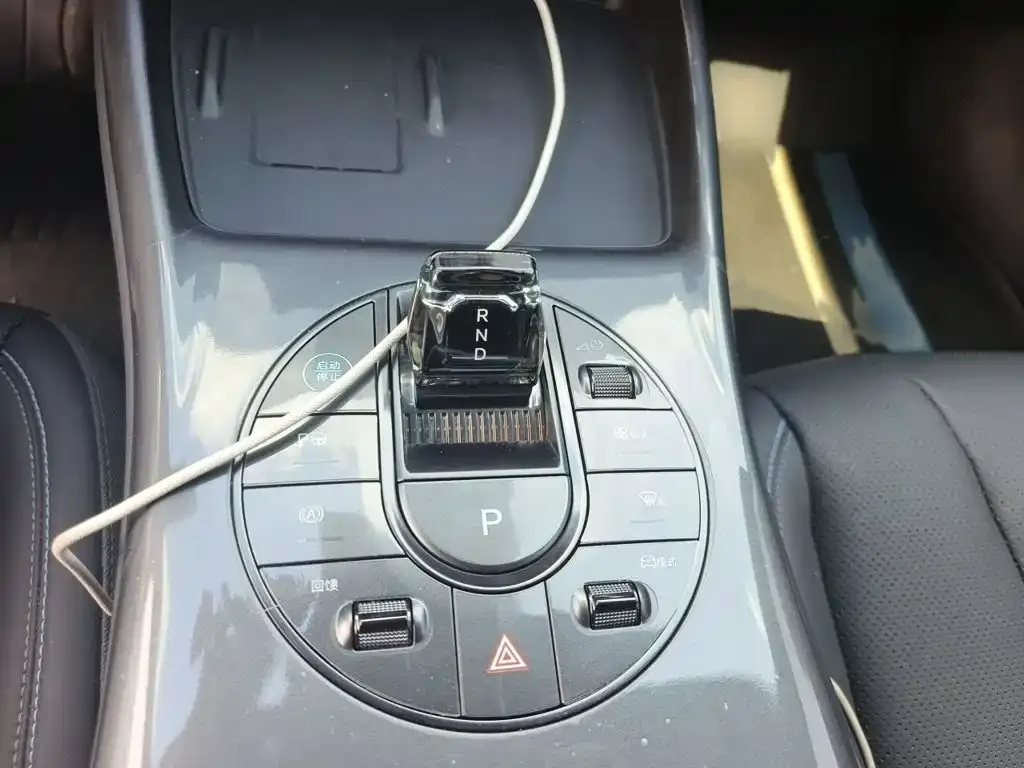 BYD Seal — фото 10