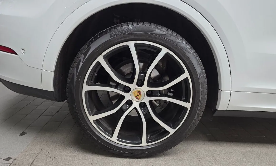 Porsche Cayenne — фото 5