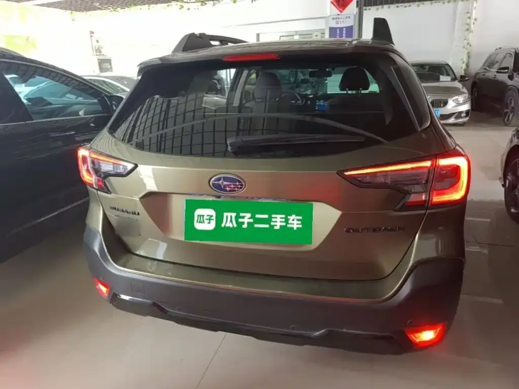 Subaru Outback — фото 5