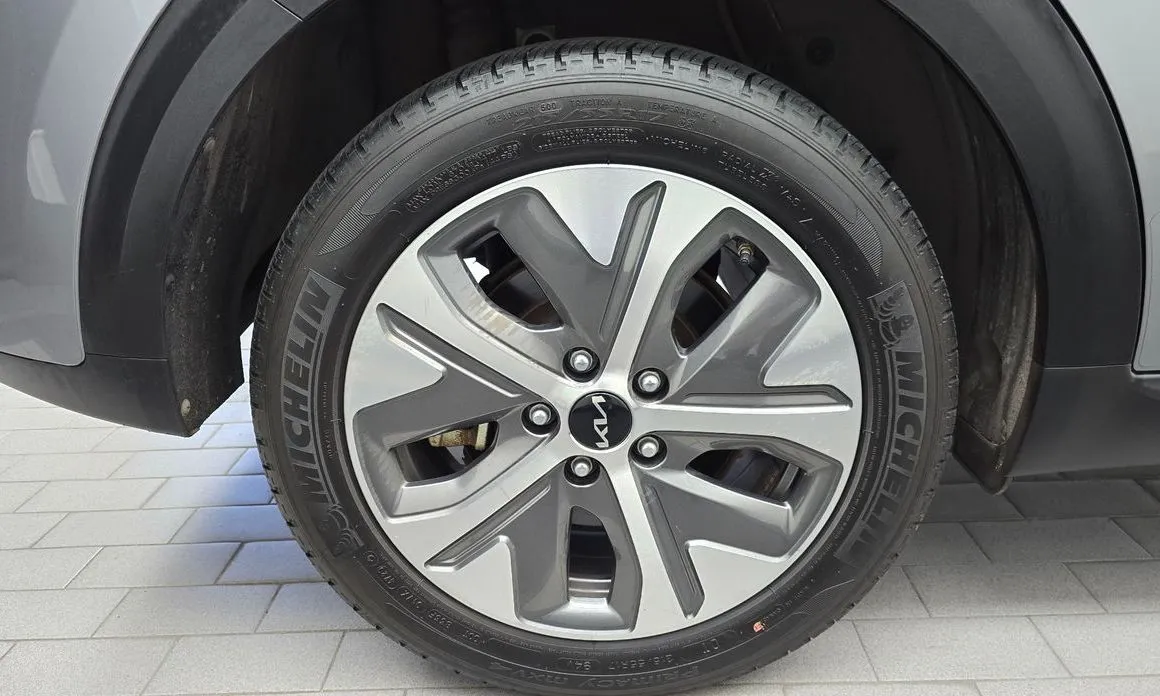 Kia Niro — фото 10