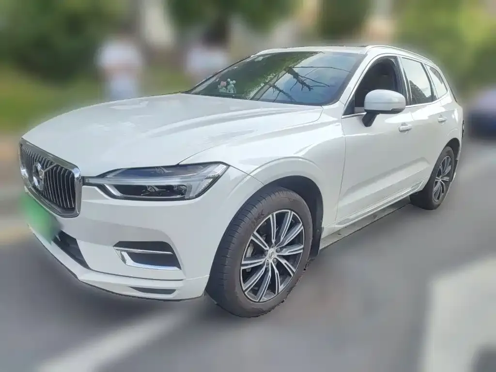 Volvo XC60 — фото 4