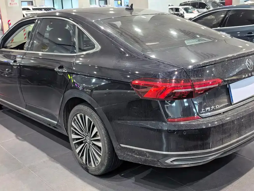Volkswagen Passat — фото 9