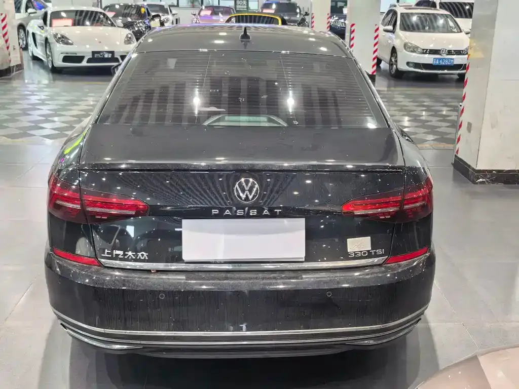 Volkswagen Passat — фото 7