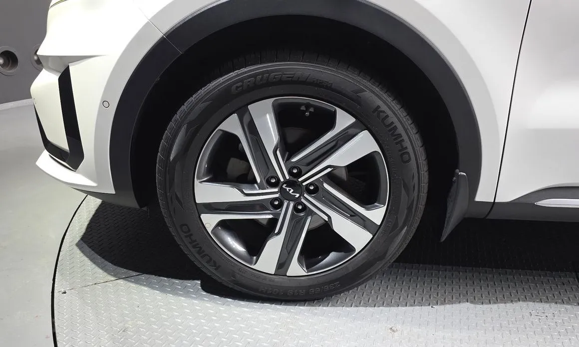 Kia Sorento — фото 10