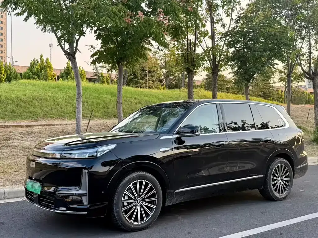 Geely Galaxy M9 — фото 1