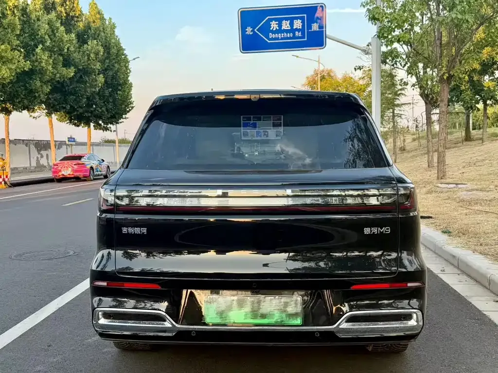 Geely Galaxy M9 — фото 4