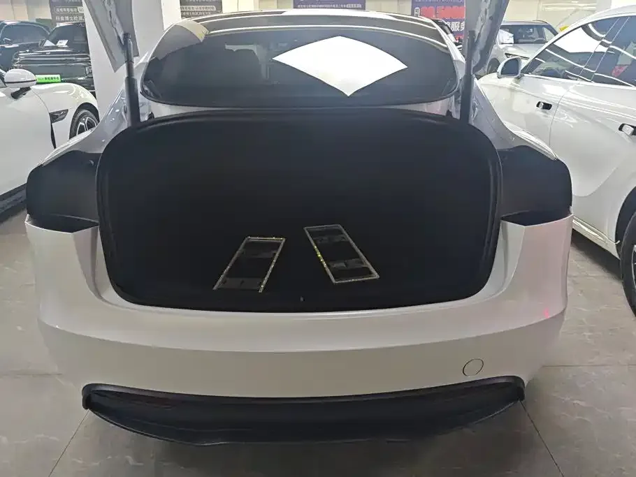 Tesla Model 3 — фото 4