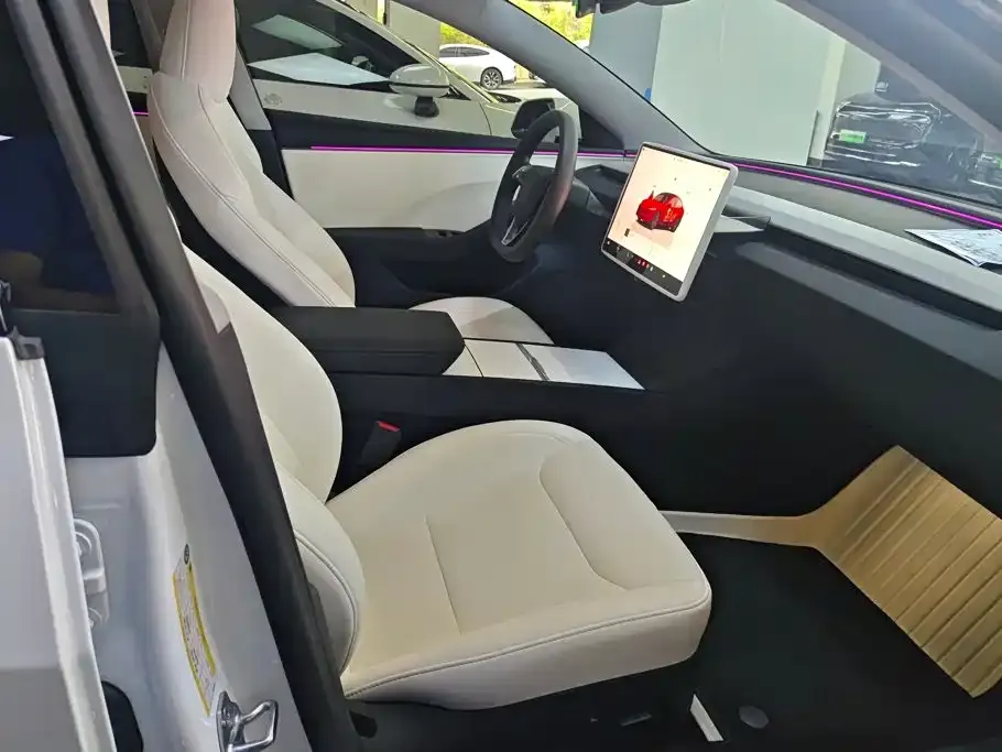 Tesla Model 3 — фото 10
