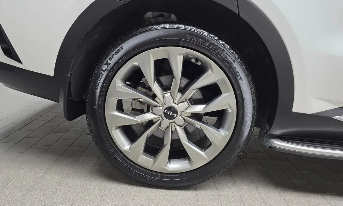 Kia Sorento — фото 9