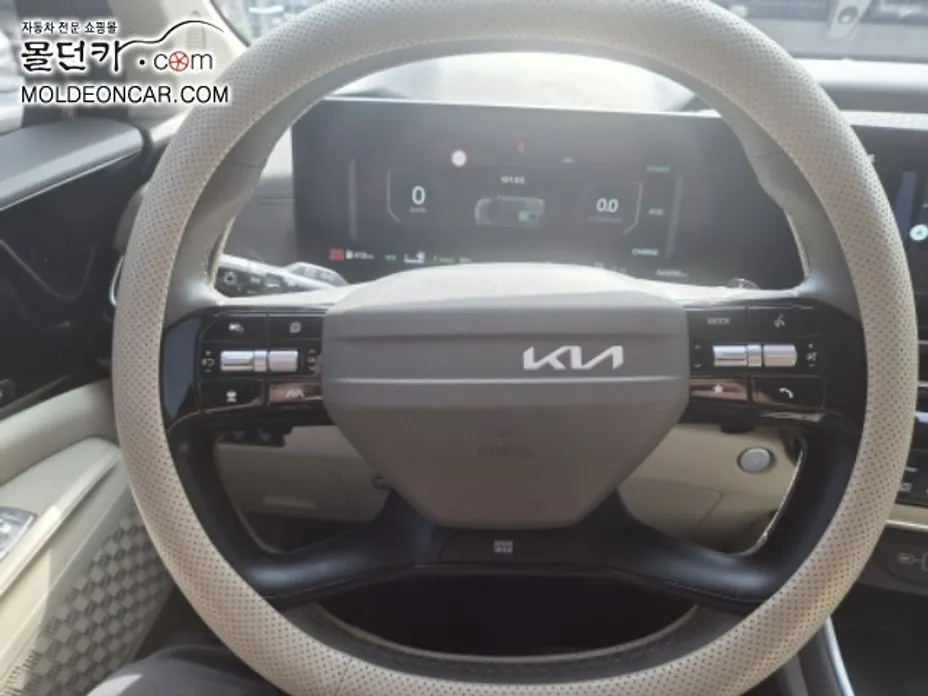 Kia Carnival — фото 10