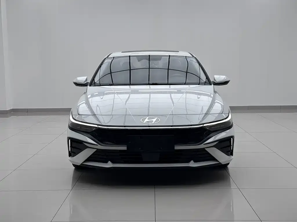 Hyundai Elantra — фото 2
