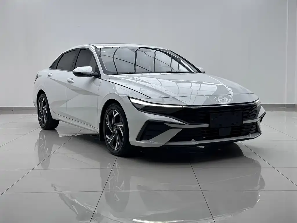 Hyundai Elantra — фото 10