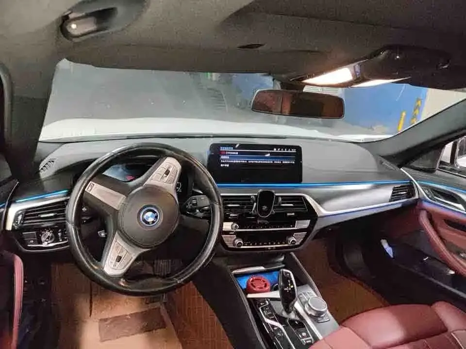BMW 5 Series New Energy — фото 9