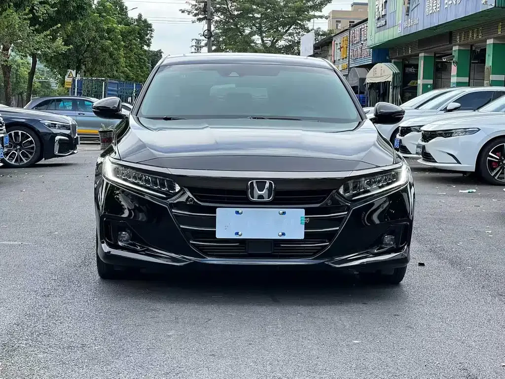 Honda Accord — фото 7