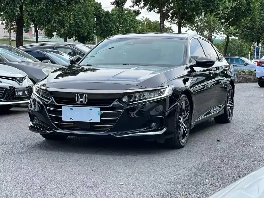 Honda Accord — фото 8